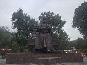 撒马尔罕：帖木儿大帝背面的城