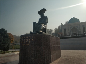 安集延：巴布尔凝视的悲伤